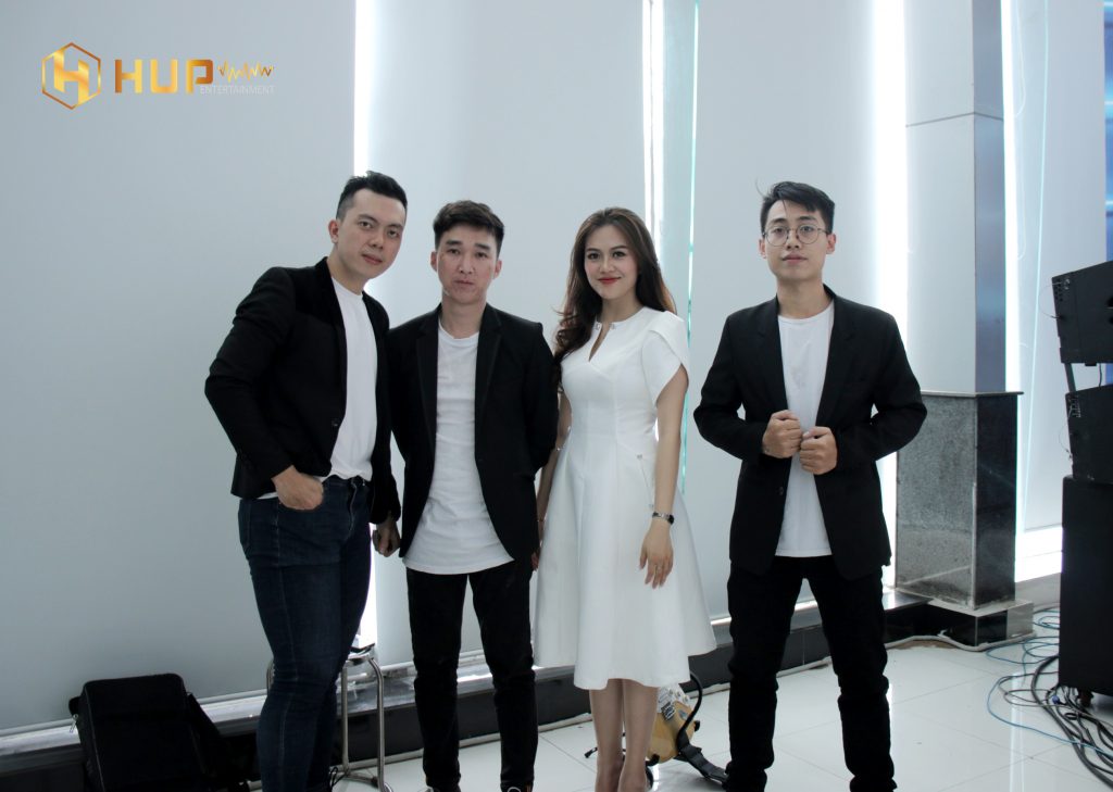Band nhạc hiện đại